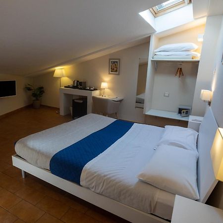 Hotel Helios Asyż Zewnętrze zdjęcie