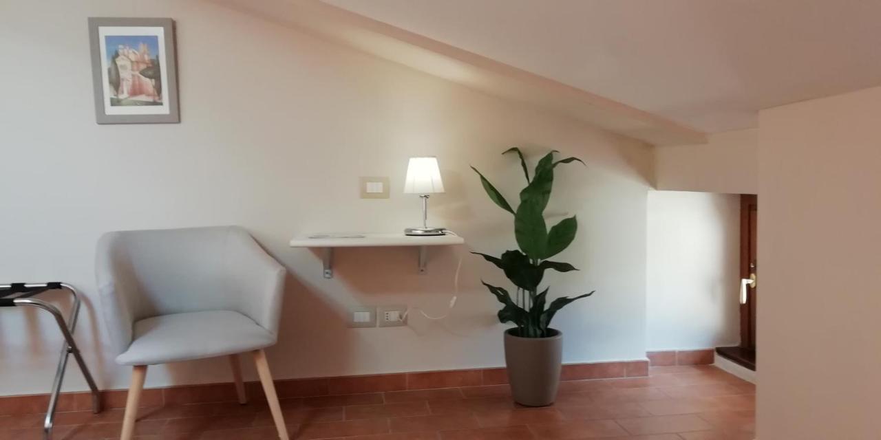 Hotel Helios Asyż Zewnętrze zdjęcie