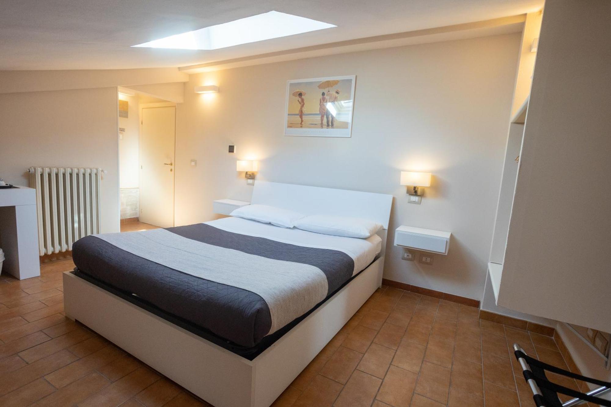 Hotel Helios Asyż Zewnętrze zdjęcie