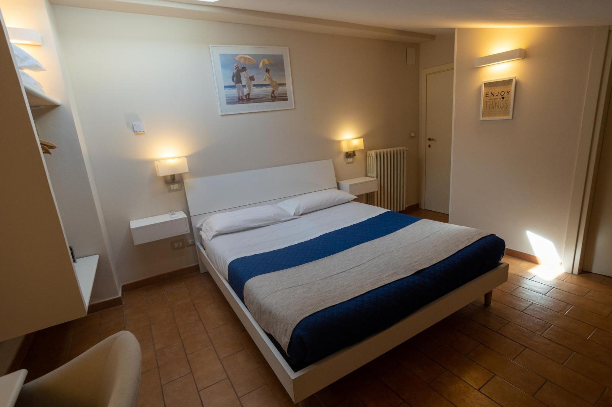 Hotel Helios Asyż Zewnętrze zdjęcie