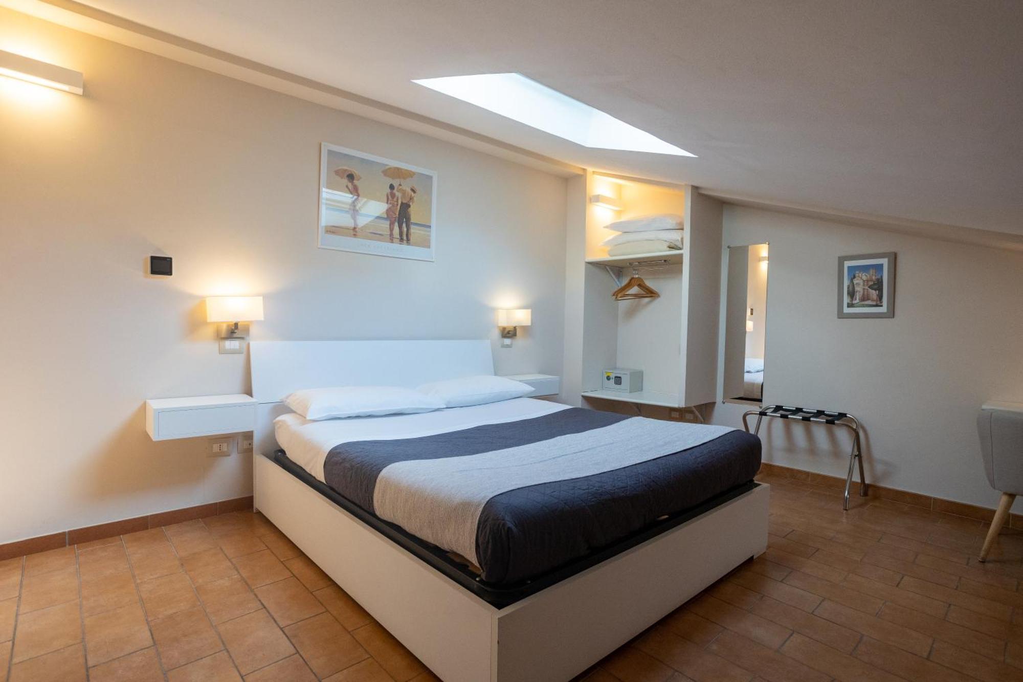 Hotel Helios Asyż Zewnętrze zdjęcie